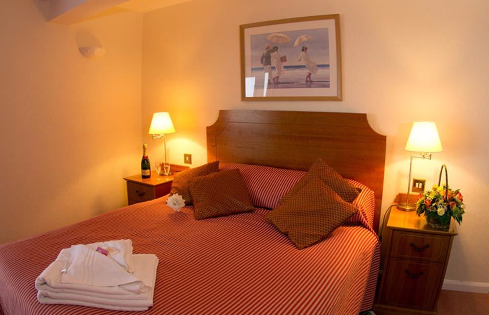 לו The Hannafore Point Hotel מראה חיצוני תמונה